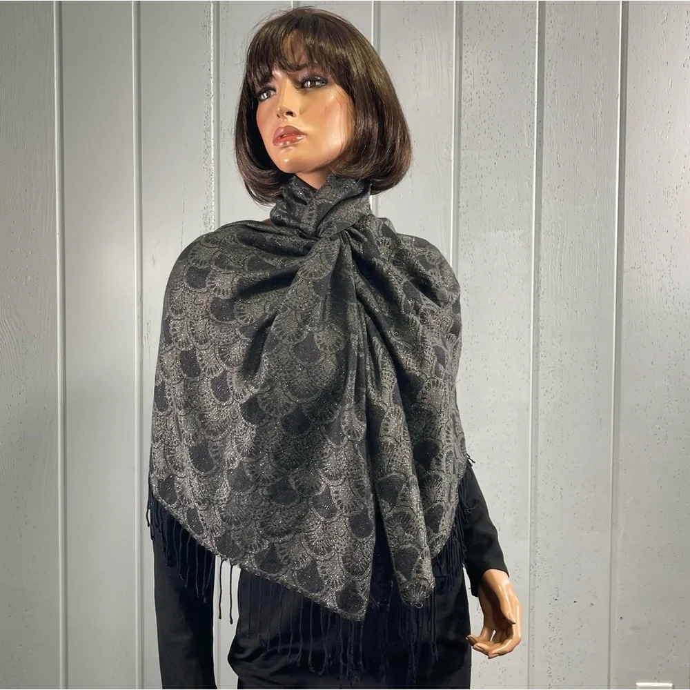 * Women's Charcoal Gray Shell Mosaic Pattern Shawl Scarf
